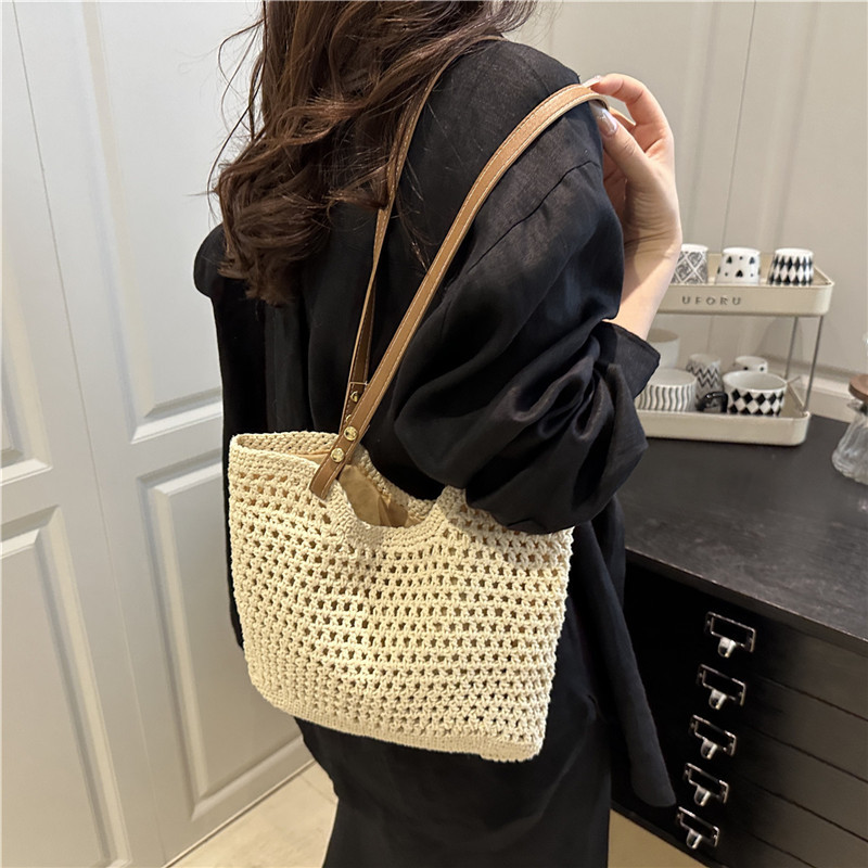 New versatile Korean-style single-shoulder straw woven bag, summer hand-woven bag, large-capacity tote bag, women's beach bag details Picture