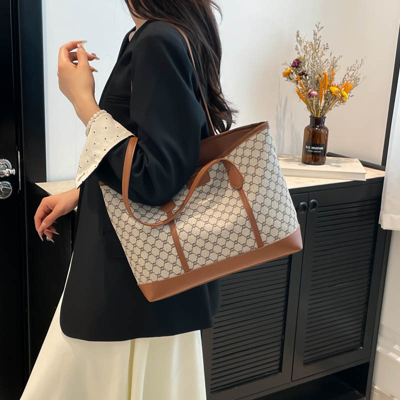 Tote bag, single-shoulder bag, versatile handbag for commuting to work, crossbody bag for women, large-capacity armpit bag Specification drawing