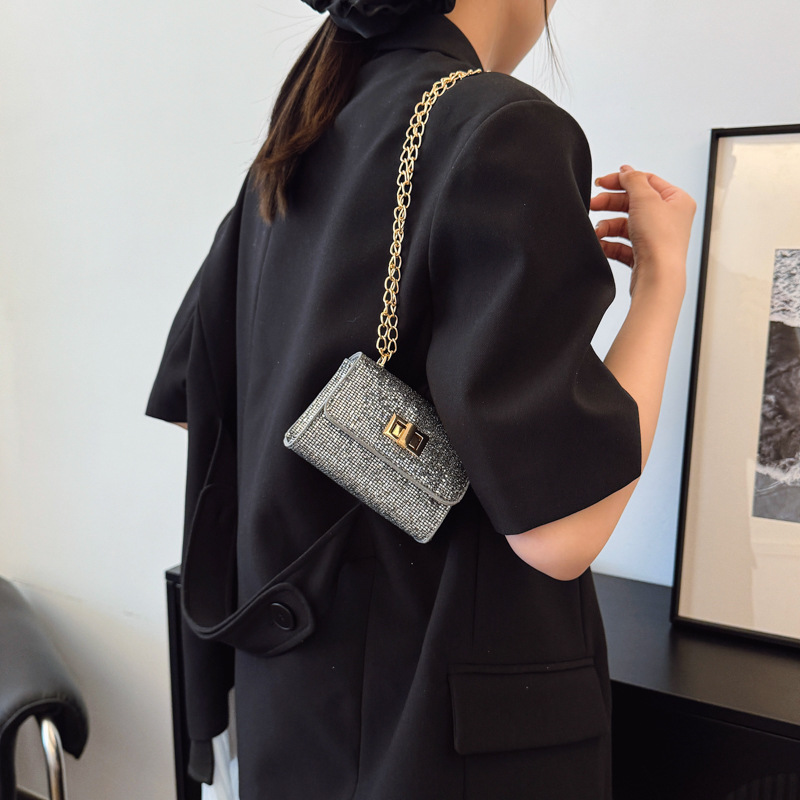 A mini shiny diamond handbag with a high-end Korean style, a chain crossbody small bag, and a versatile commuting bag for women details Picture