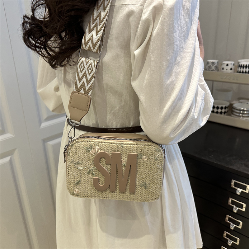Summer straw weaving bag for women 2025 New style, fresh and simple lace flower woven small square bag, versatile single-shoulder crossbody bag Specification drawing