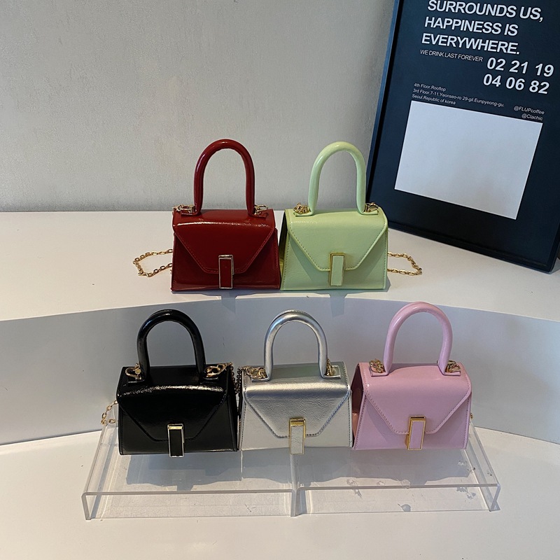 Korean version handbag for women 2025 New style, fashionable and versatile small square bag, commuting bag for work, spring and summer casual crossbody bag Application Scenario