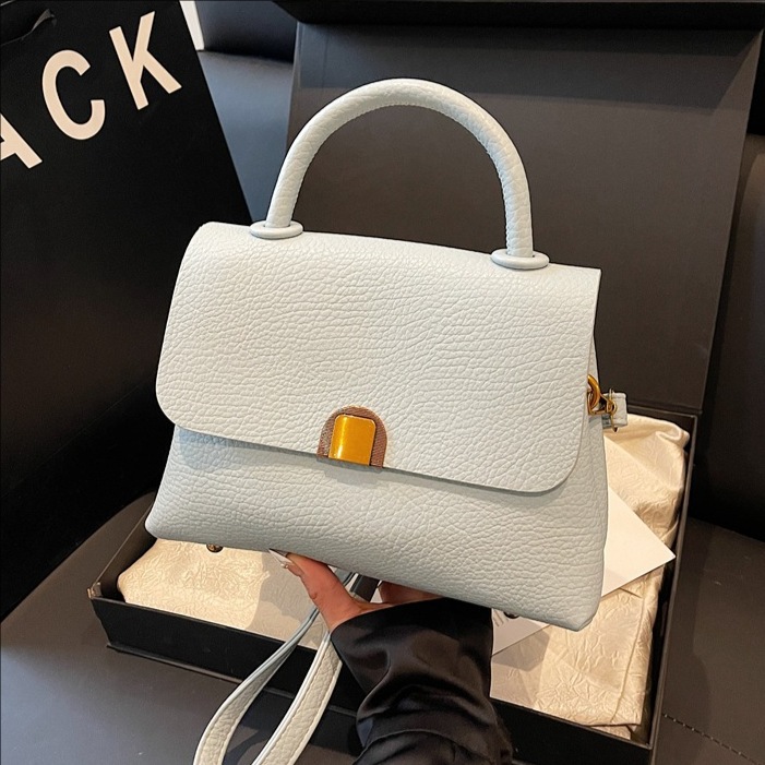 Simple handbag, casual small square bag, 2025 summer new style, fashionable single-shoulder bag, elegant commuter bag, stylish crossbody bag full figure