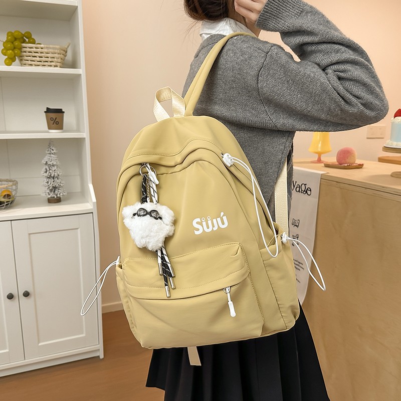 A simple and fresh Japanese-style Instagram backpack for women, a Korean-style casual and versatile backpack for traveling full figure