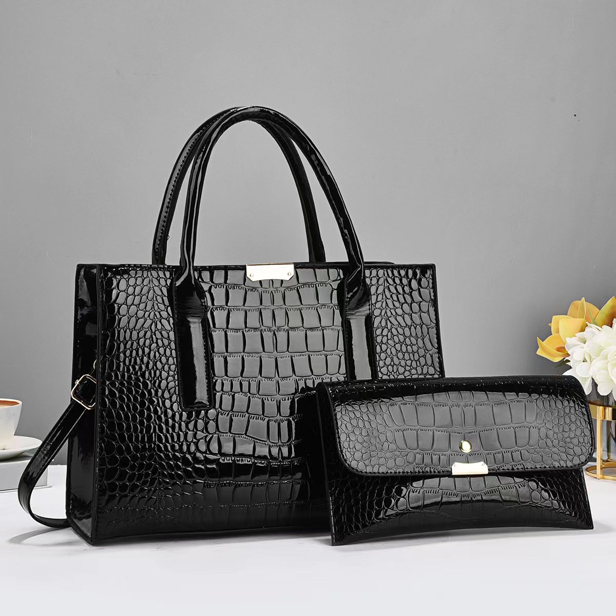Women's bag 2024 European and American fashion mother-and-child handbag, crocodile pattern large-capacity tote bag, single-shoulder crossbody embossed women's bag full figure