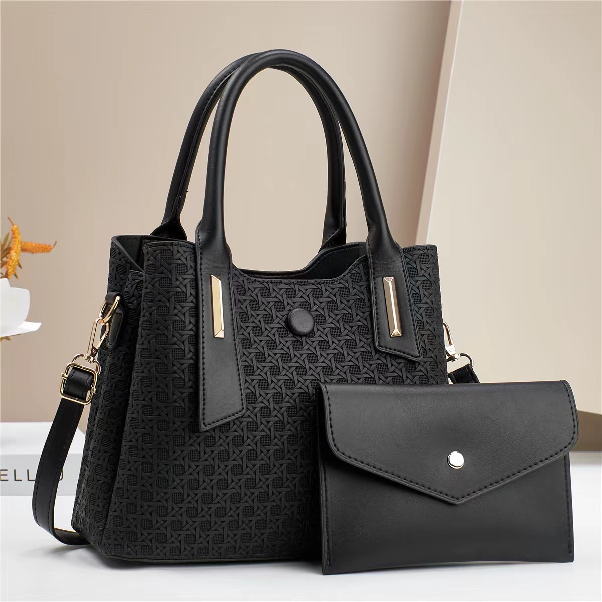The 2024 new style of embossed women's handbag for foreign trade is simple, elegant, fashionable and stylish. It is a single-shoulder crossbody women's bun mother bag full figure