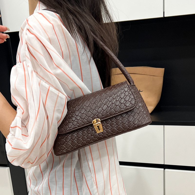 2025 Retro woven pattern new style, simple texture, large capacity lock, fashionable and casual crossbody single-shoulder small square bag Specification drawing