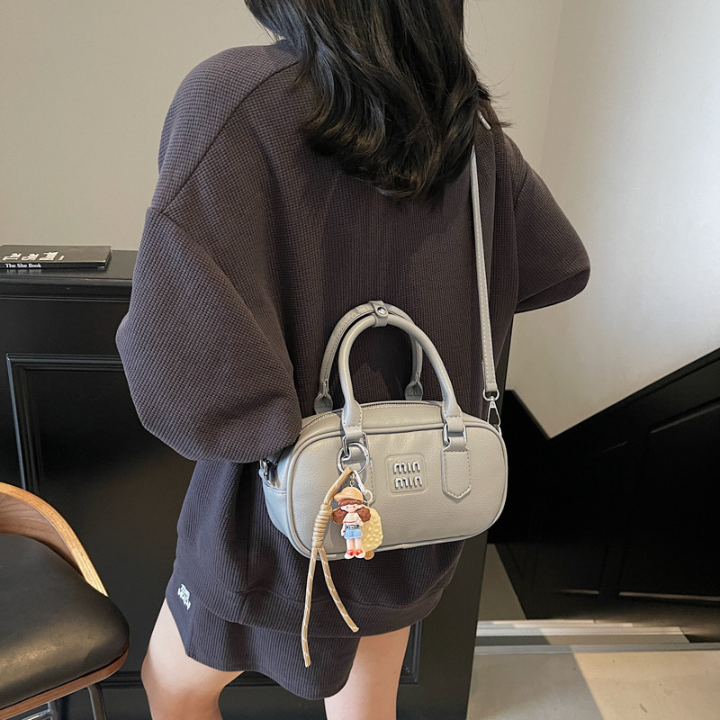 Retro hand-held bowling bag for women, 2025 new style, fashionable and high-quality hand-held small square bag, solid color, versatile crossbody bag details Picture