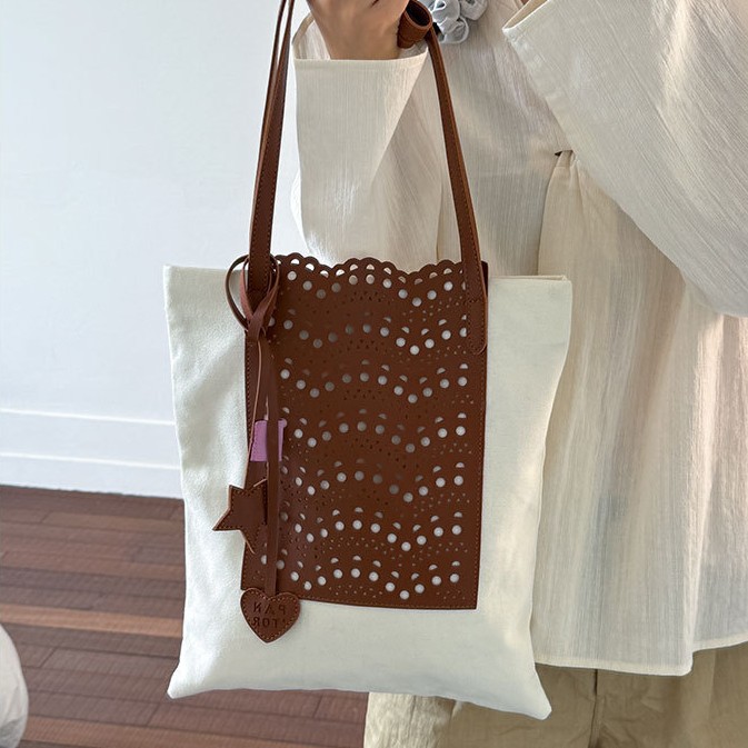 Summer fashion large-capacity canvas bag for women, 2025 new style hollowed-out underarm bag, versatile single-shoulder tote bag full figure