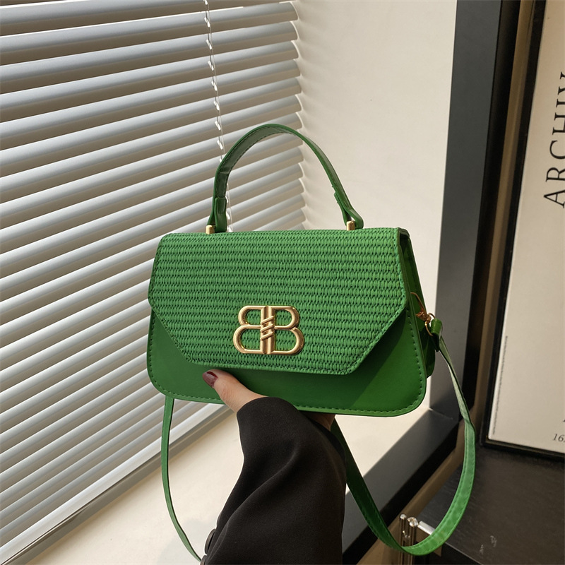 New Spring 2025 vintage design women's bag, simple single-shoulder crossbody small square bag under the armpits full figure
