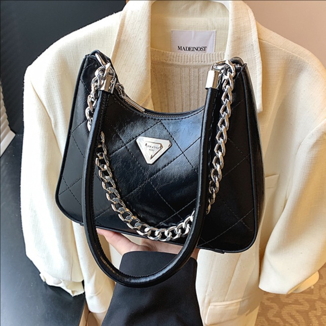 Cross-border retro fashion diamond-shaped chain underarm bag for women 2025 new style, trendy, stylish, versatile and casual single-shoulder bag full figure