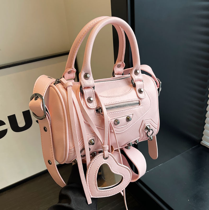 Cool motorcycle bag for women 2025 New style, trendy and fashionable hand-painted pure color pillow bag with rivets, versatile single-shoulder crossbody bag details Picture