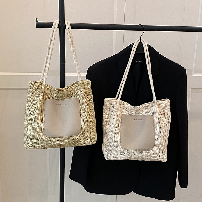 The popular large-capacity woven tote bag for women in the summer of 2025 is a versatile single-shoulder bag and a fashionable commuting bag for work Application Scenario