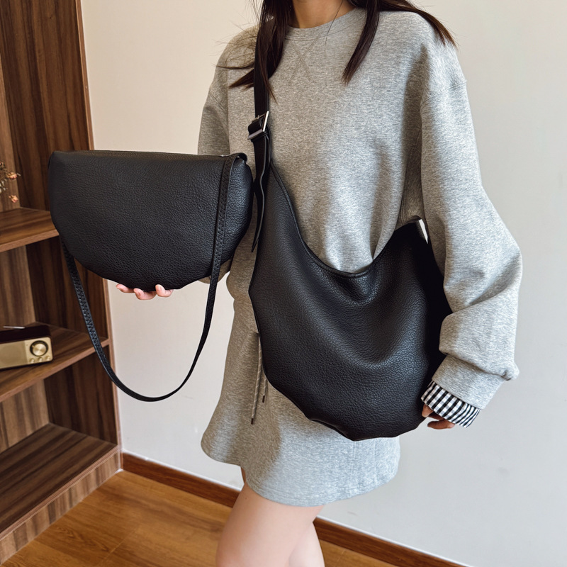 High-quality underarm bag for women, new summer 2025, fashionable and versatile single-shoulder bag, niche design, large capacity handbag details Picture