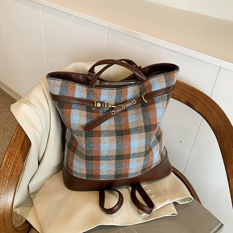 Commuting large-capacity woolen bag, 2024 new style, high-end checkered women's backpack, single-shoulder tote bag details Picture