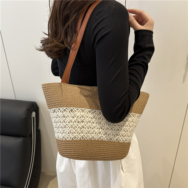 Seaside vacation beach bag for women 2025 New style contrasting color woven single-shoulder bag, large capacity underarm straw woven bucket bag Specification drawing