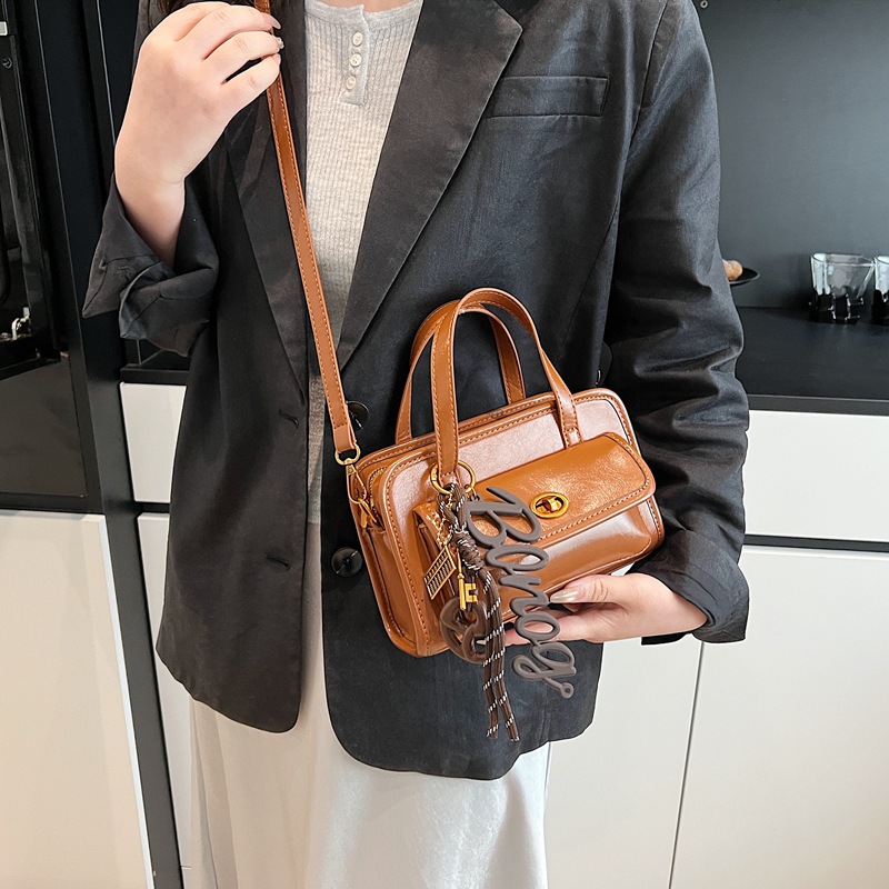 Retro and simple small bag for women, 2025 new Spring/Summer fashion single-shoulder crossbody bag for women to carry to work details Picture