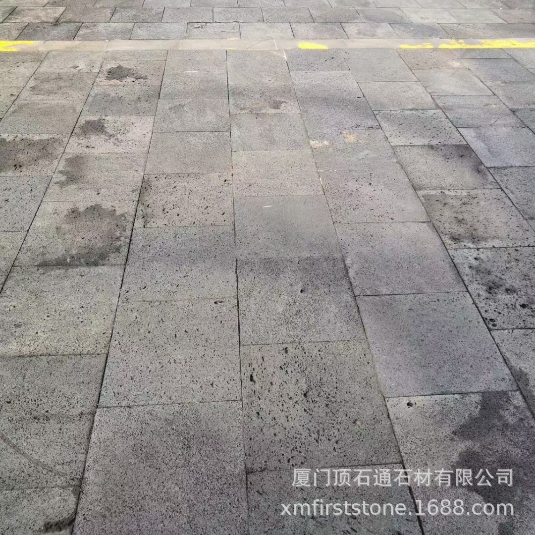 Natural black hole stone paving stones, Hainan black volcanic stone slabs for courtyard landscaping, basalt volcanic rock paving stones Application Scenario