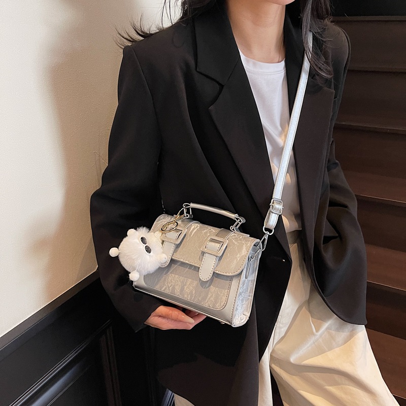 Retro, fashionable and stylish hand-held small square bag for women 2025 new style, trendy single-shoulder bag, versatile and casual crossbody bag Specification drawing