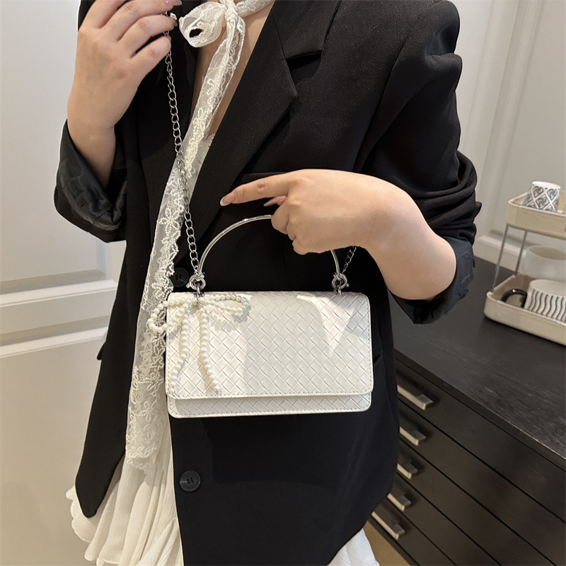 2025 Solid color simple woven casual texture, stylish and practical metal hand-held shoulder and underarm bag for women Specification drawing