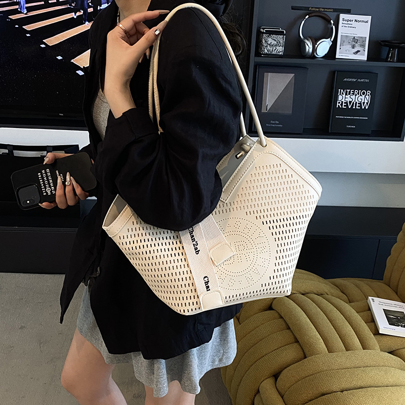 Women's bag 2025 New high appearance level tote bag, large capacity underarm bag, versatile hollowed-out single-shoulder bag, patchwork handbag Specification drawing