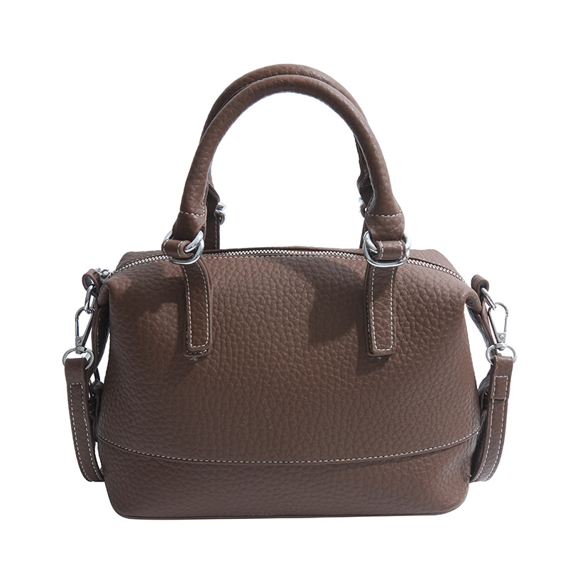 A high-end and stylish hand-held pillow bag, a new winter 2024 simple and casual single-shoulder bag, a French niche crossbody bag Item Picture