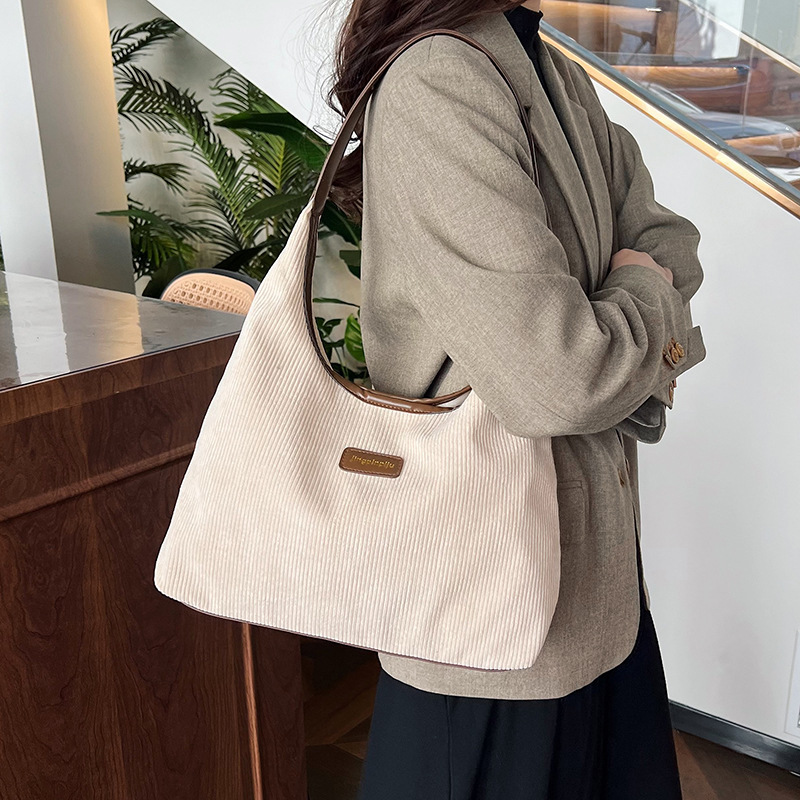 Large-capacity women's bag 2024 new style, fashionable and casual single-shoulder underarm bag, simple commuting tote bag for women Specification drawing