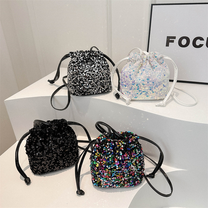 A stylish sequined drawstring bucket small bag for women in 2024, a unique and colorful crossbody bag Application Scenario