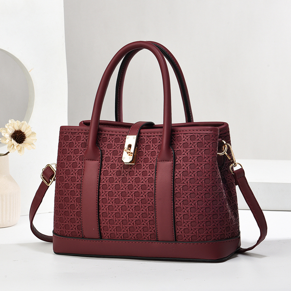 New patchwork embossed women's handbag, cross-border niche and versatile single-shoulder crossbody bag, stylish and stylish princess bag Specification drawing