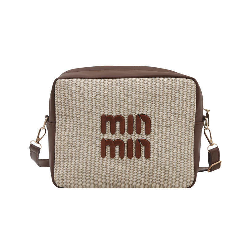 This casual, trendy, niche design small square bag is simple, fashionable and stylish. It's a popular single-shoulder crossbody bag for the summer of 2025 Item Picture