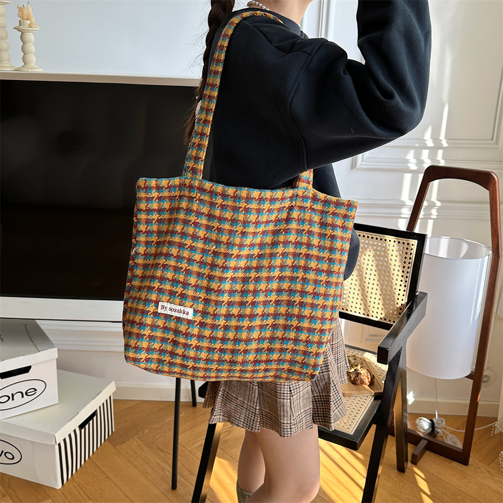 311021 Korean-style ins canvas bag, women's woolen small checkered single-shoulder bag, large-capacity casual shopping tote bag details Picture