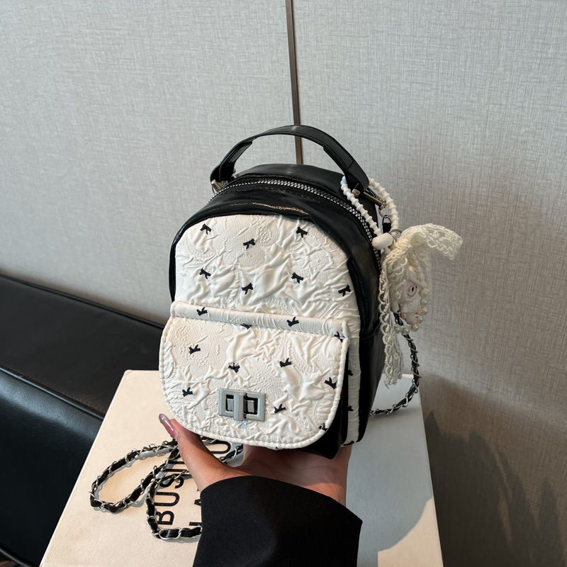 2025 Cross-border New style bag: Korean-style small chanel-style diamond-shaped backpack for women, simple student bag, high-end women's handbag full figure