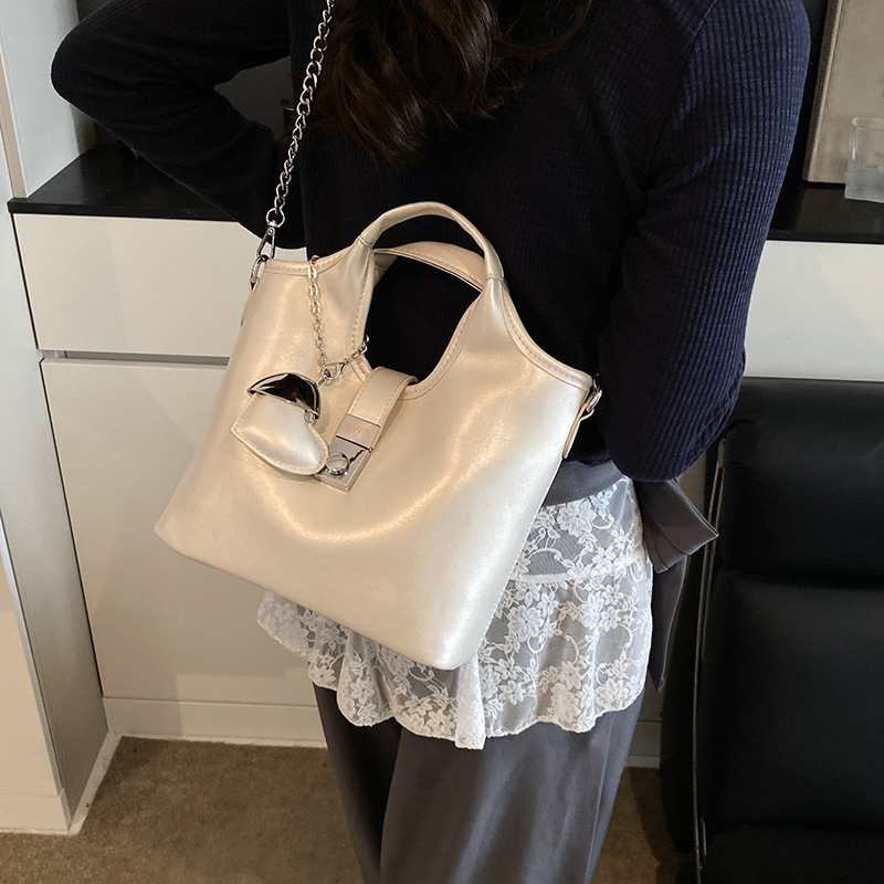 Retro college style hand-held bucket bag for women, 2025 new casual large-capacity single-shoulder bag, versatile and simple crossbody bag Specification drawing