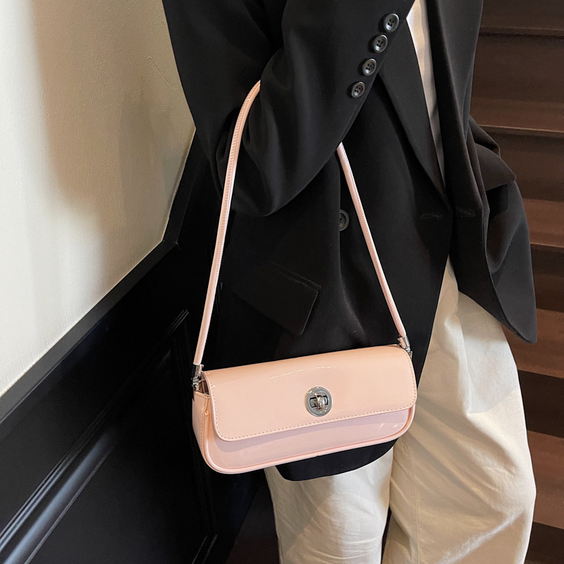 A simple and fashionable bag for women in 2025, a new versatile, high-end, casual and trendy small square bag, a Korean version of a niche baguette bag Specification drawing