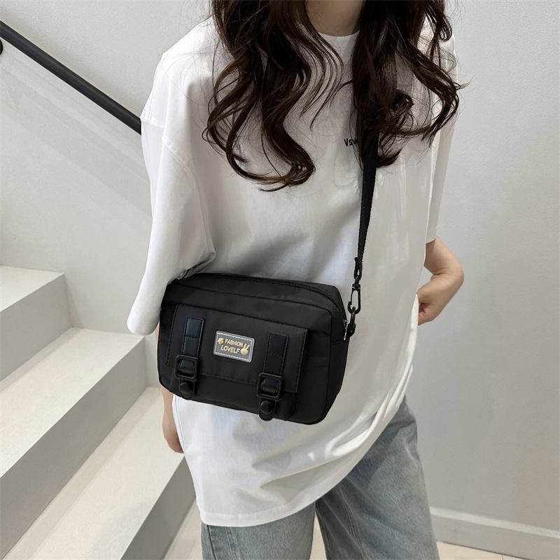 Forest-themed cute canvas bag for girls, Japanese-style energetic girl's small bag, Korean-style fresh and clean student crossbody bag details Picture
