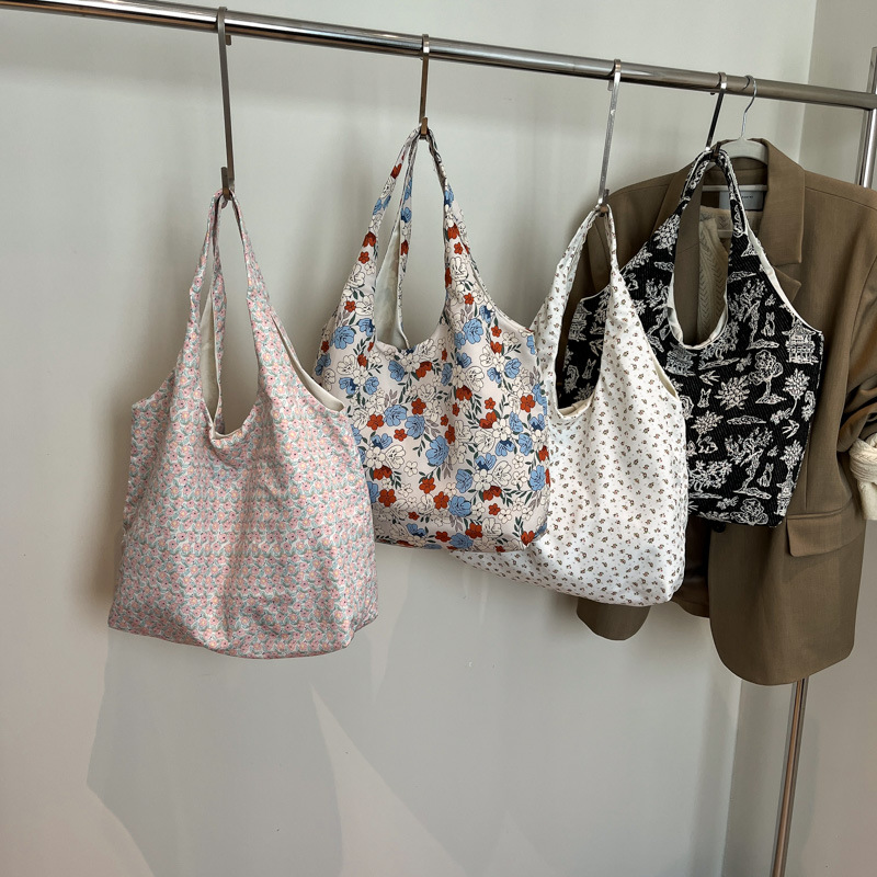 Large-capacity casual and versatile single-shoulder bags, simple and laid-back vest bags, artistic and fresh commuter tote bags for delivery full figure