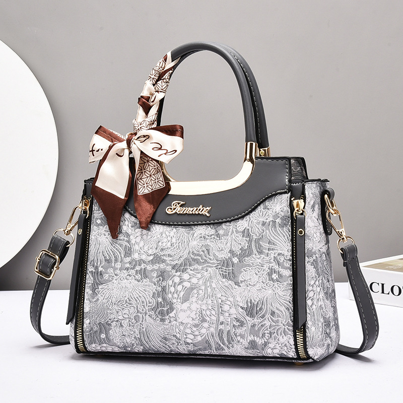 Bag Women 2025 New Autumn and Winter fashion versatile Women's hand-held high-end single-shoulder crossbody bag cross-border details Picture