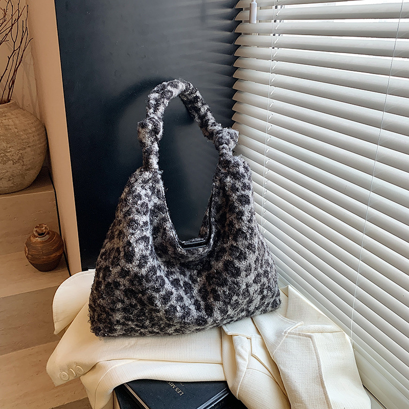 Leopard print canvas bag for women, large capacity 2024 new casual crossbody shopping bag, versatile tote bag for school and commuting details Picture