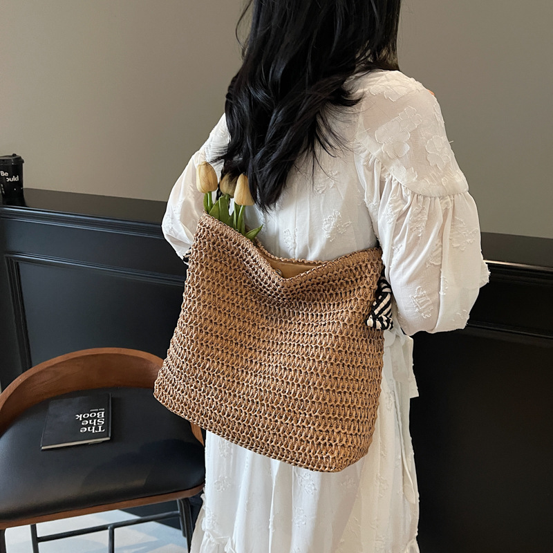 Cross-border summer single-shoulder underarm straw woven bag for women, new trendy woven single-shoulder tote bag, beach vacation bag details Picture