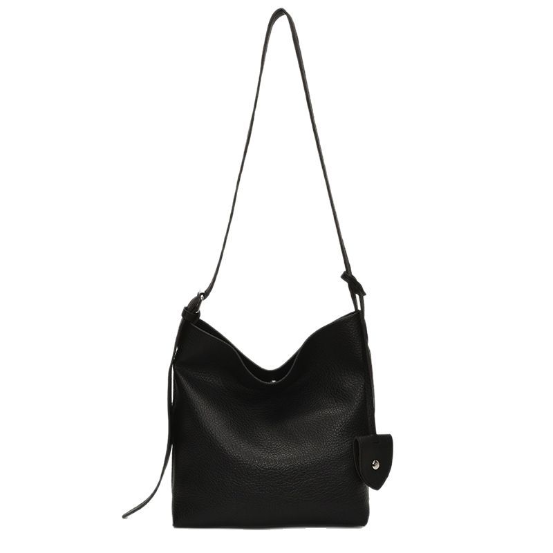 2025 New style casual commuting large-capacity bucket bag, simple and lightweight crossbody bag for women, fashionable and trendy single-shoulder bag Item Picture