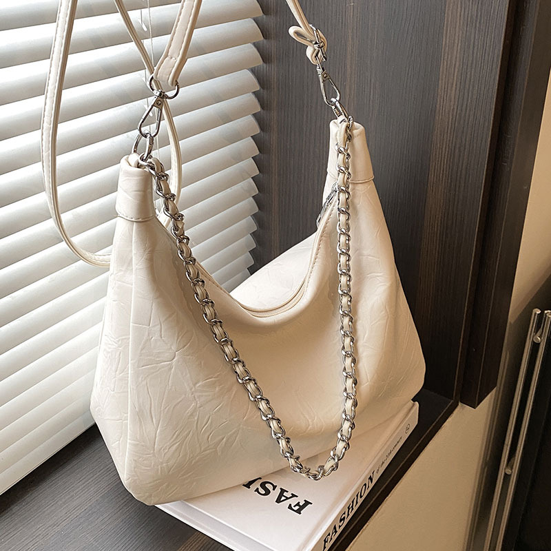 Chain underarm solid-color tote bag for women, 2024 new model, large capacity, single-shoulder crossbody dumpling bag for students' commuting to class details Picture
