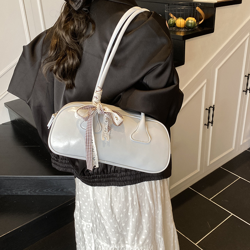 A niche bow handbag for women, a new trendy Korean-style textured underarm bag with a large capacity and pillow bag for the summer of 2025 Specification drawing