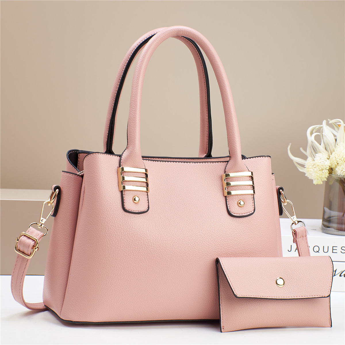 A popular large handbag for foreign trade, versatile and portable in 2024, a new women's fashion single-shoulder crossbody bag from the manufacturer details Picture
