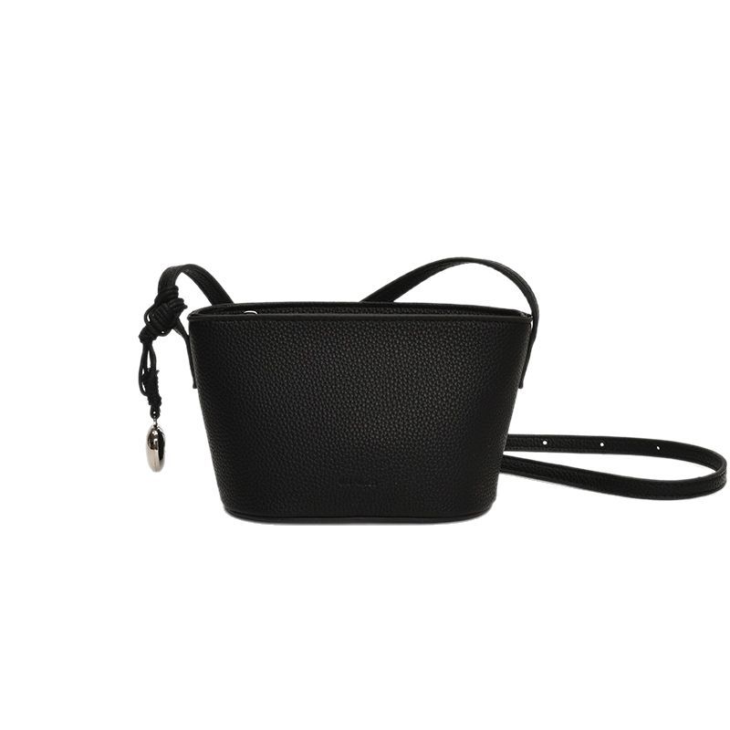 The 2025 summer new super popular lychee pattern bucket bag is a high-end, light luxury and niche design single-shoulder crossbody bag for women Item Picture