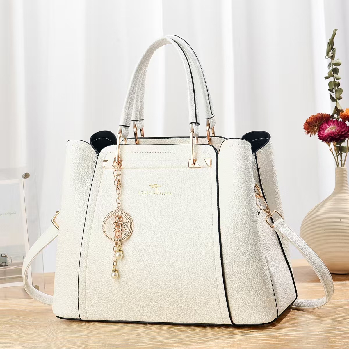 Women's Bag 2025 New large-capacity single-shoulder bag, fashionable and trendy handbag, simple and versatile crossbody bag details Picture