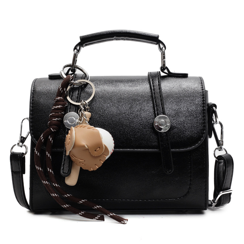 Retro hand-held Cambridge bag, fashionable and versatile crossbody small bag, a new 2024 niche design for women's commuting single-shoulder bag Item Picture