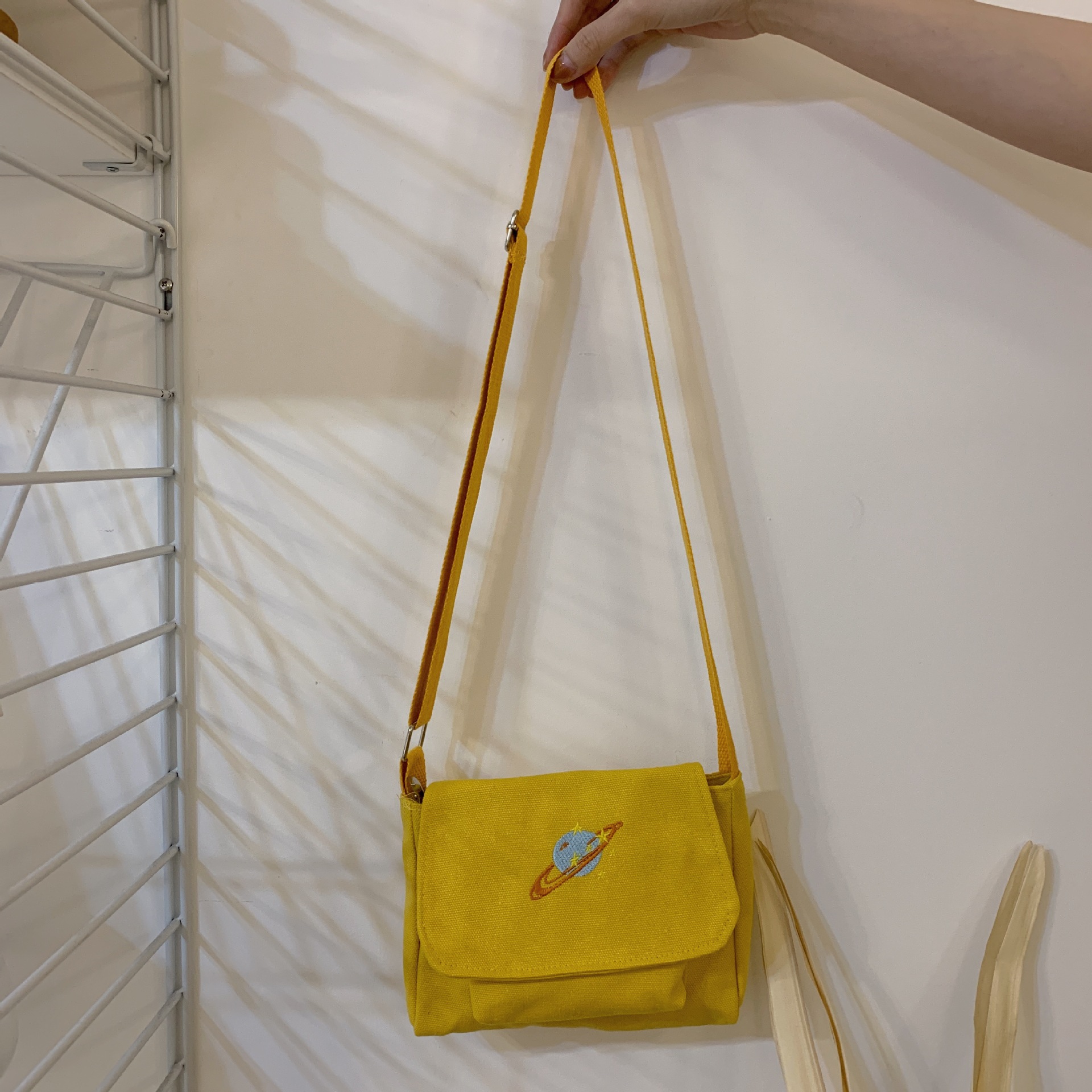 9794 Korean style ins solid color crossbody bag, portable flip cover bag, simple and versatile shoulder bag, shopping canvas bag for women Item Picture
