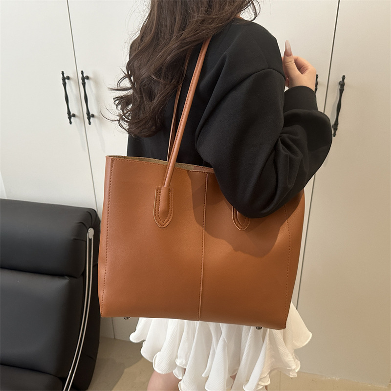 Retro Tote bag for women, 2025 new trendy and fashionable Korean commuter bag, versatile ins large-capacity single-shoulder bag details Picture