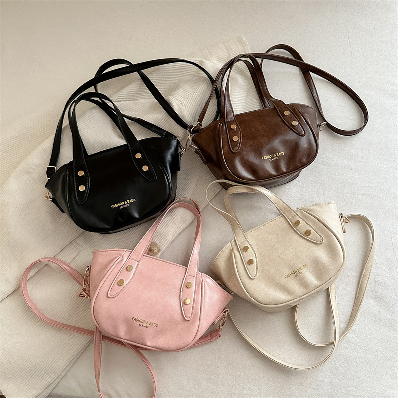 High-end and trendy hand-held small square bag 2025 new spring niche fashion simple casual single-shoulder bag crossbody bag Application Scenario
