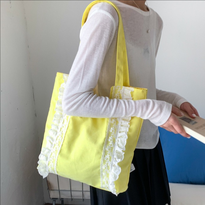 Large-capacity canvas bag for women, new summer 2025 lace single-shoulder underarm bag, Korean-style stylish commuter tote bag full figure
