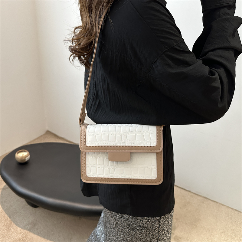 Cross-border color-blocking patchwork bag, women's stone pattern single-shoulder crossbody bag, new 2024 autumn commuter crossbody bag details Picture